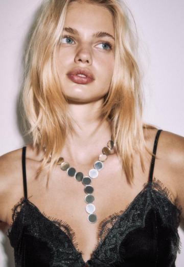 Топ на бретельках