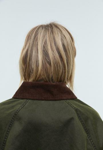 Куртка с накладнымит карманами