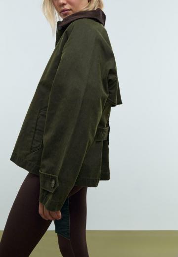 Куртка с накладнымит карманами