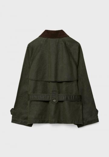 Куртка с накладнымит карманами