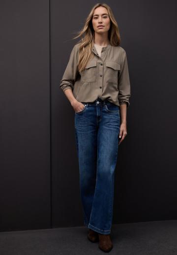 Куртка с накладнымит карманами