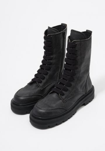 Ботинки на шнуровке