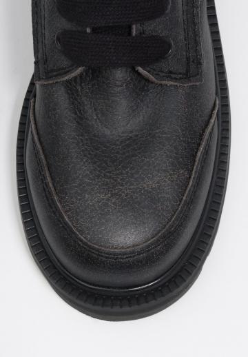 Ботинки на шнуровке