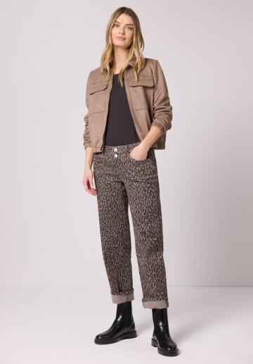 Короткие джинсы