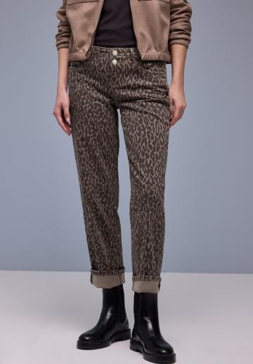 Короткие джинсы