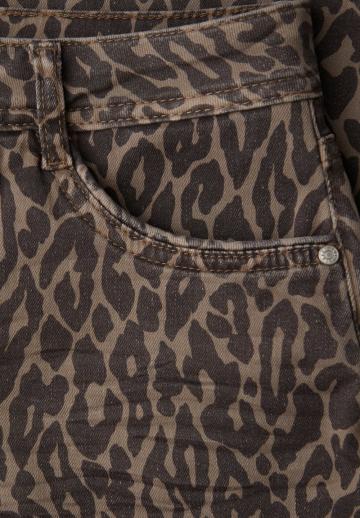 Короткие джинсы