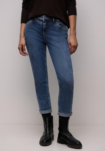 Короткие джинсы