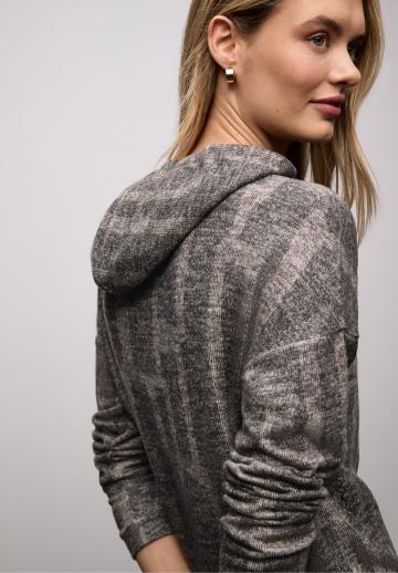 Пуловер с капюшоном