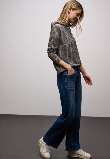 Пуловер с капюшоном