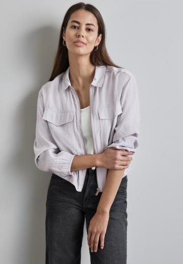 Куртка с накладнымит карманами