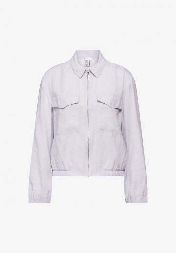 Куртка с накладнымит карманами