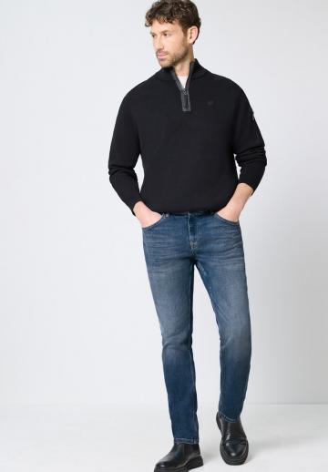 Узкие джинсы