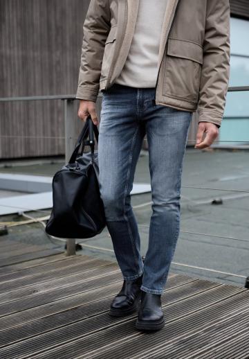 Узкие джинсы