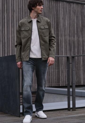 Прямые джинсы