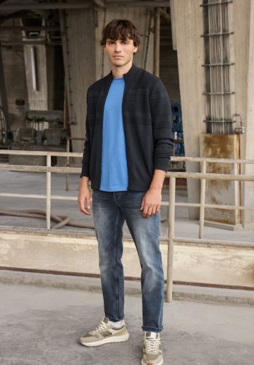 Вязаная кофта