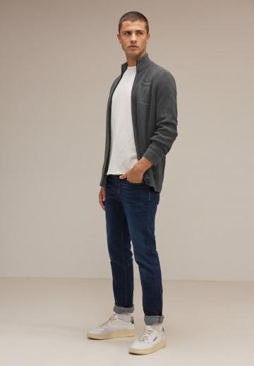 Вязаная кофта