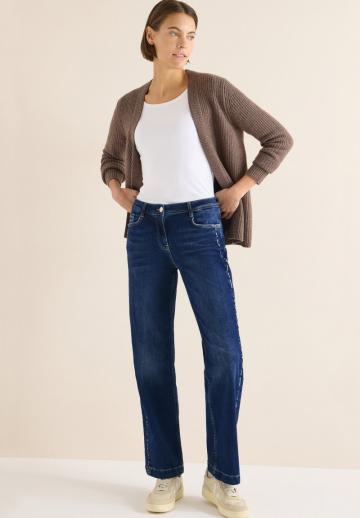 Прямые джинсы