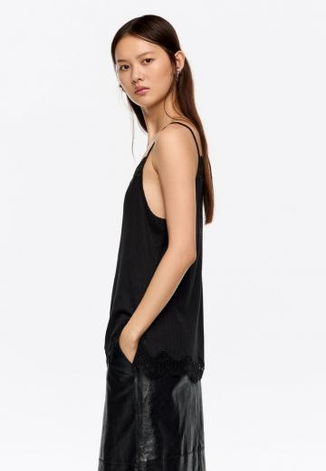 Топ на бретельках