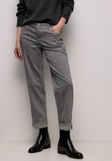 Короткие джинсы