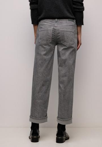 Короткие джинсы