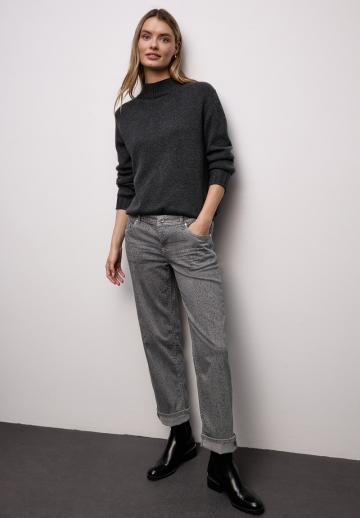 Короткие джинсы