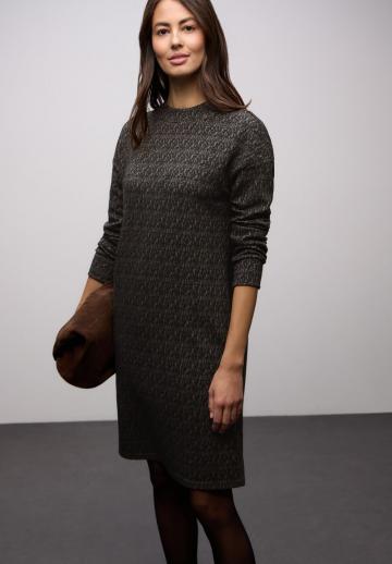 Вязаное платье