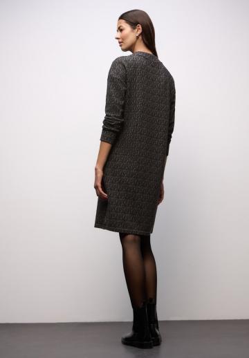 Вязаное платье