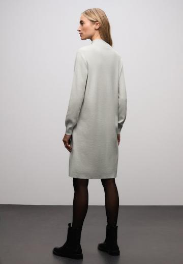 Вязаное платье