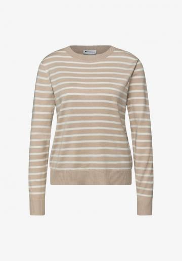 Пуловер в полоску