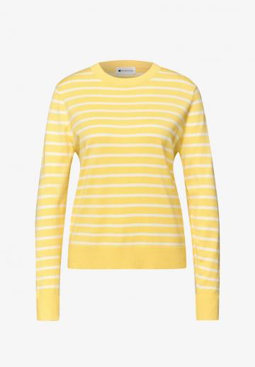 Пуловер в полоску