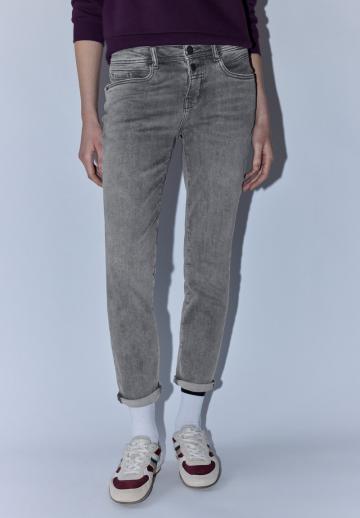 Короткие джинсы