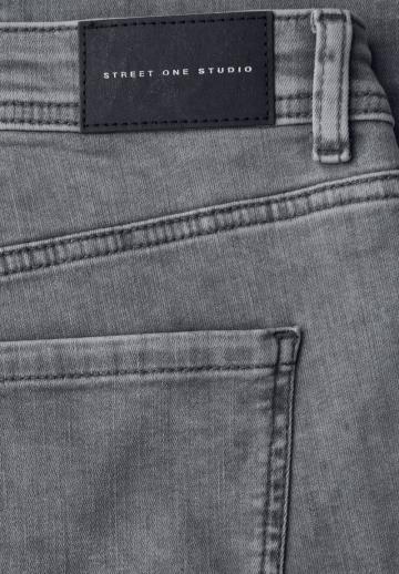 Короткие джинсы