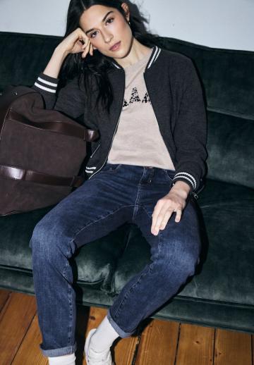 Короткие джинсы