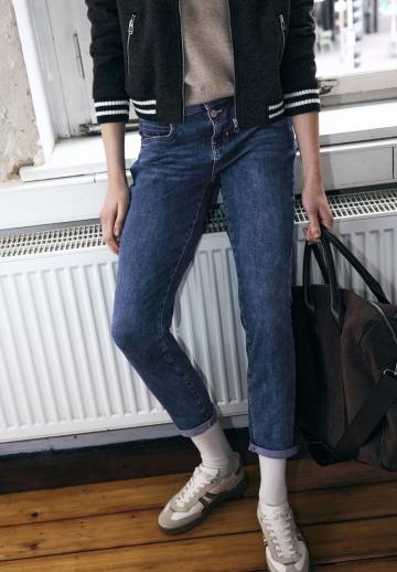 Короткие джинсы