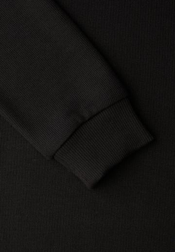 Вязаное платье