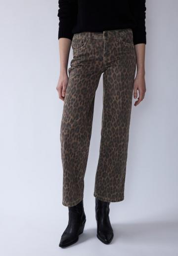 Короткие джинсы