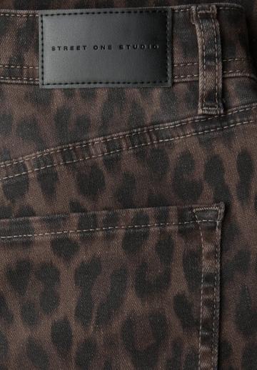 Короткие джинсы