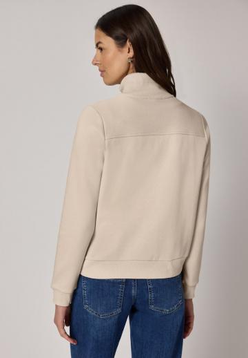 Куртка с накладнымит карманами