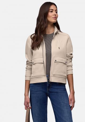 Куртка с накладнымит карманами