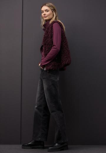 Пуховой жилет