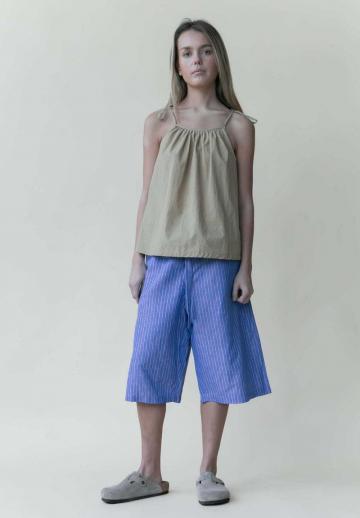 Топ на бретельках