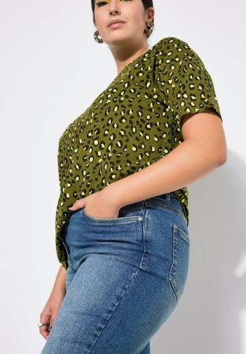 Короткие джинсы