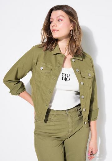 Куртка с накладнымит карманами