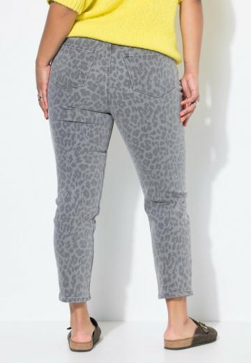 Короткие джинсы