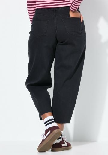 Короткие джинсы