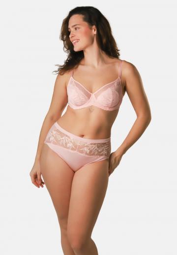 Трусы на бедрах