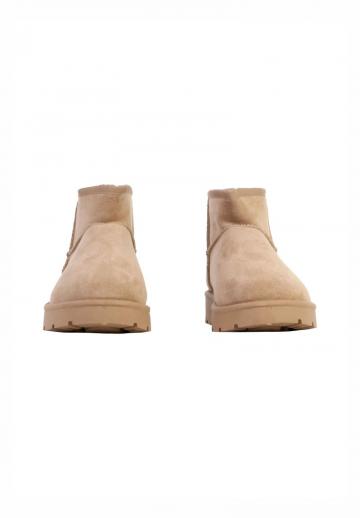 Сапожки на танкетке