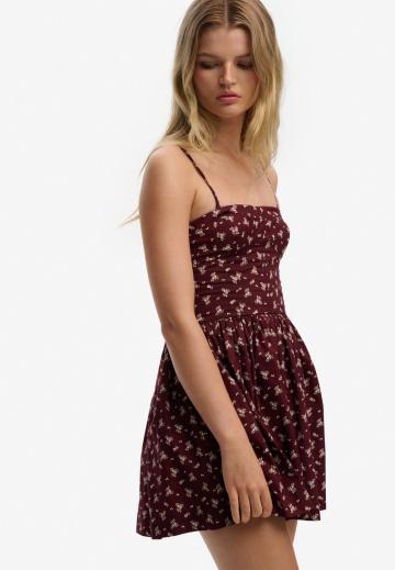 Платье без бретелек