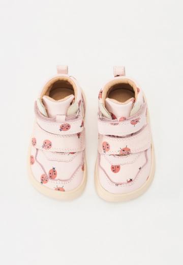 Детская обувь