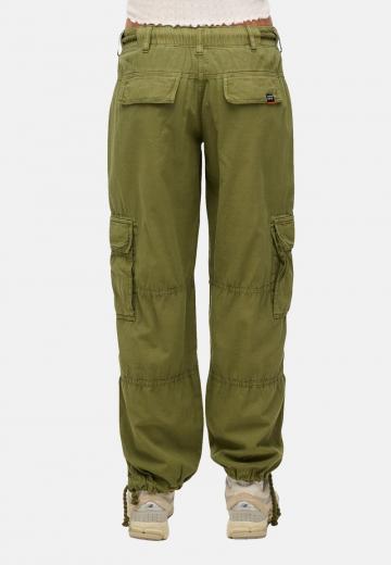 Брюки с накладными карманами